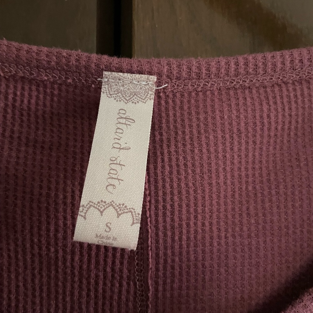 Size S - Picture 2 of 4
